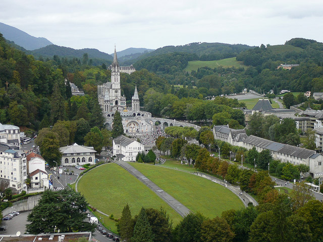 Lourdes Sanctuary private tour - Basque Guides